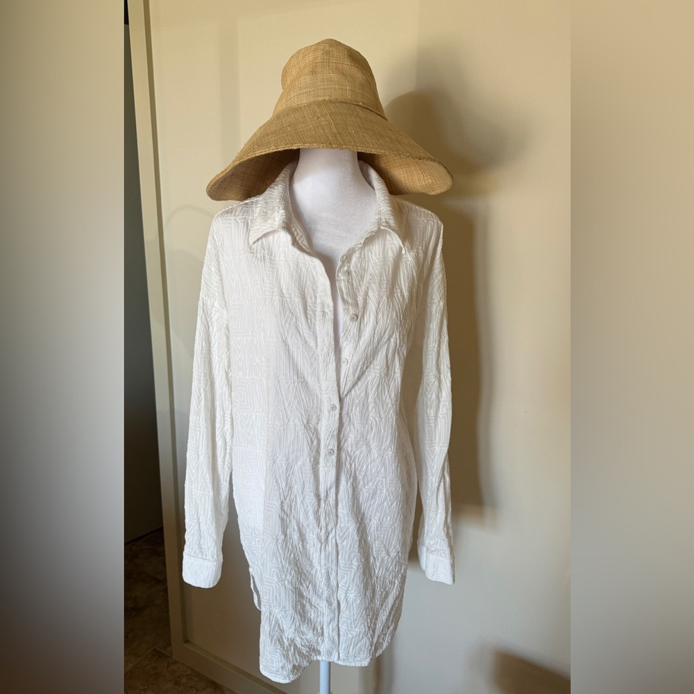 Maaji collared shirt cover-up. 100% cotton Size M. RRP $122. Worn twice.
